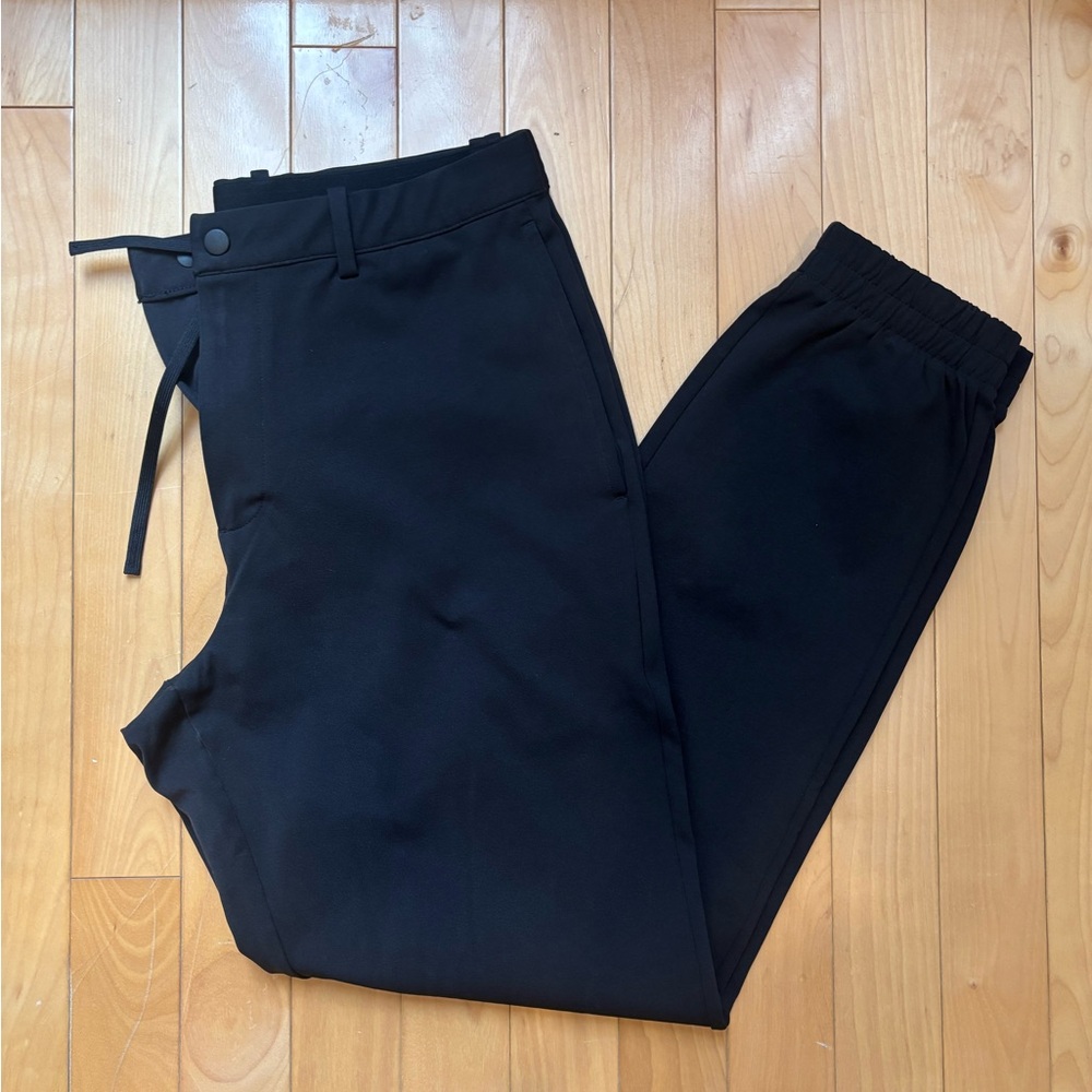 UNIQLO Men's EZY Jogger Pants in Black Size Medium